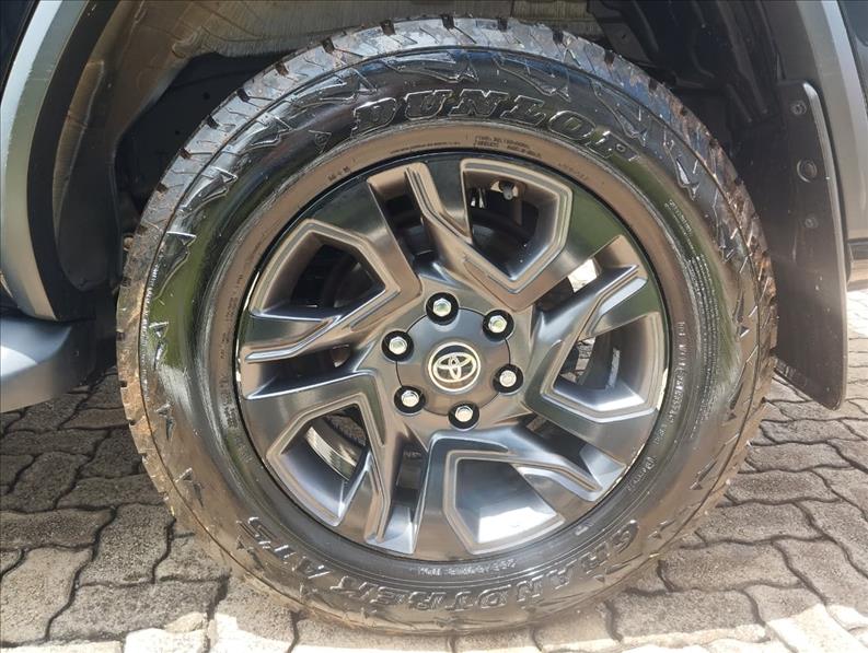  HILUX SW4  2.8 D-4d Turbo Diamond 7L 4X4 16