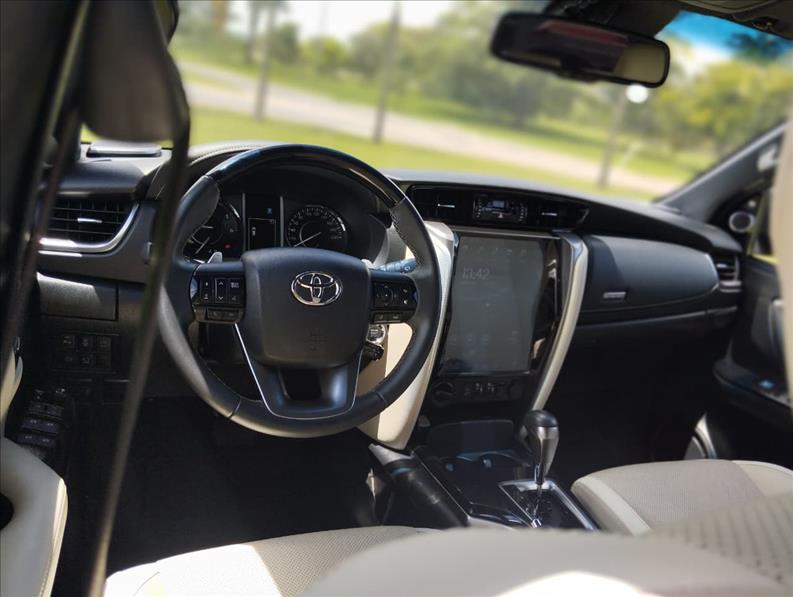  HILUX SW4  2.8 D-4d Turbo Diamond 7L 4X4 11