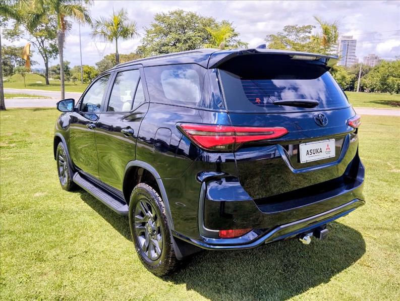  HILUX SW4  2.8 D-4d Turbo Diamond 7L 4X4 3