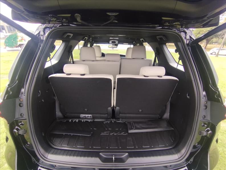  HILUX SW4  2.8 D-4d Turbo Diamond 7L 4X4 16