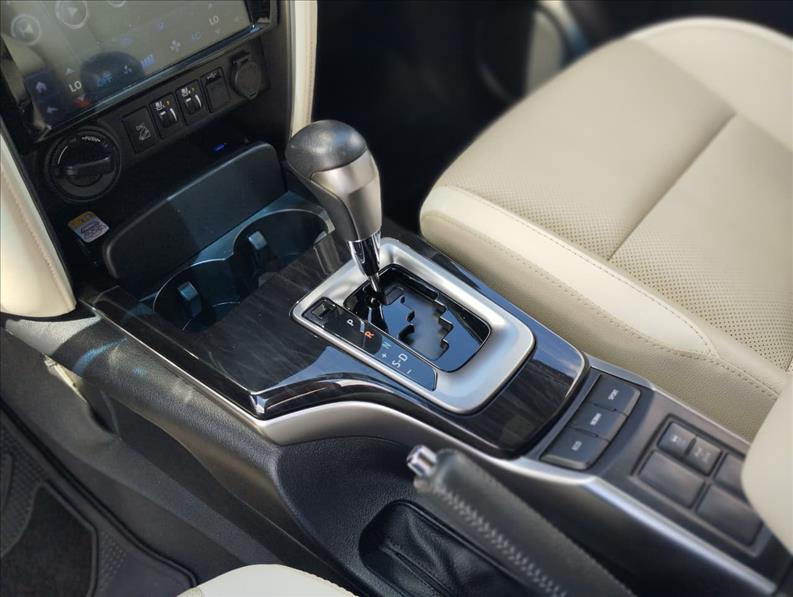  HILUX SW4  2.8 D-4d Turbo Diamond 7L 4X4 12