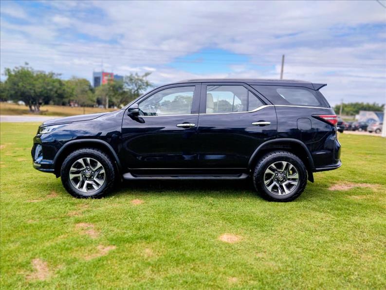  HILUX SW4  2.8 D-4d Turbo Diamond 7L 4X4 4