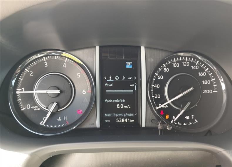  HILUX SW4  2.8 D-4d Turbo Diamond 7L 4X4 14