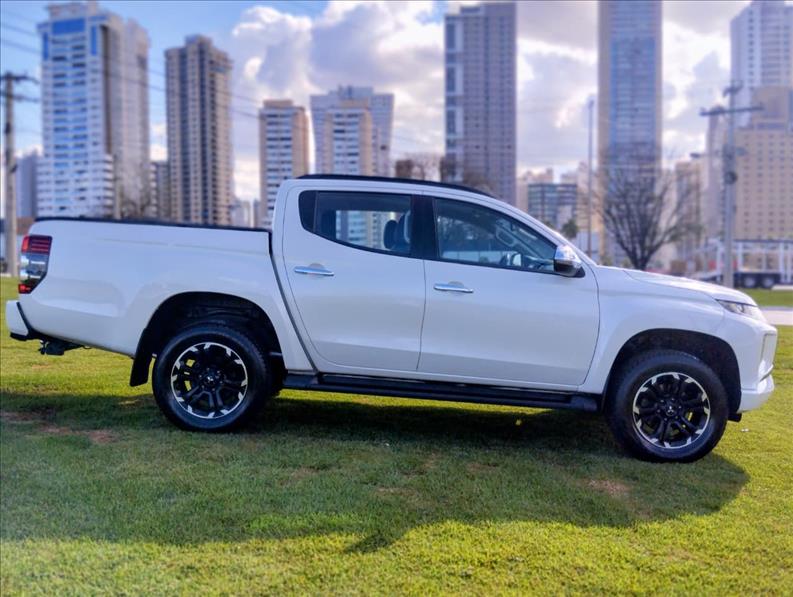  L200 TRITON  2.4 16V Turbo Sport HPE CD 4X4 1