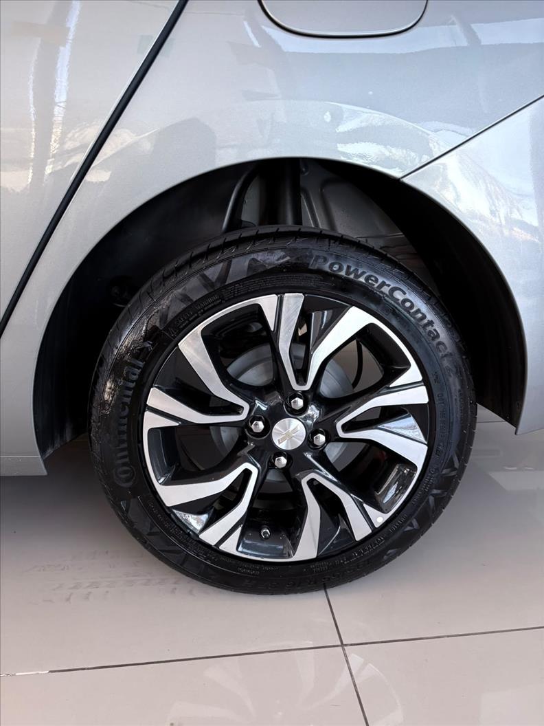  ONIX  1.0 Turbo Plus Premier 17