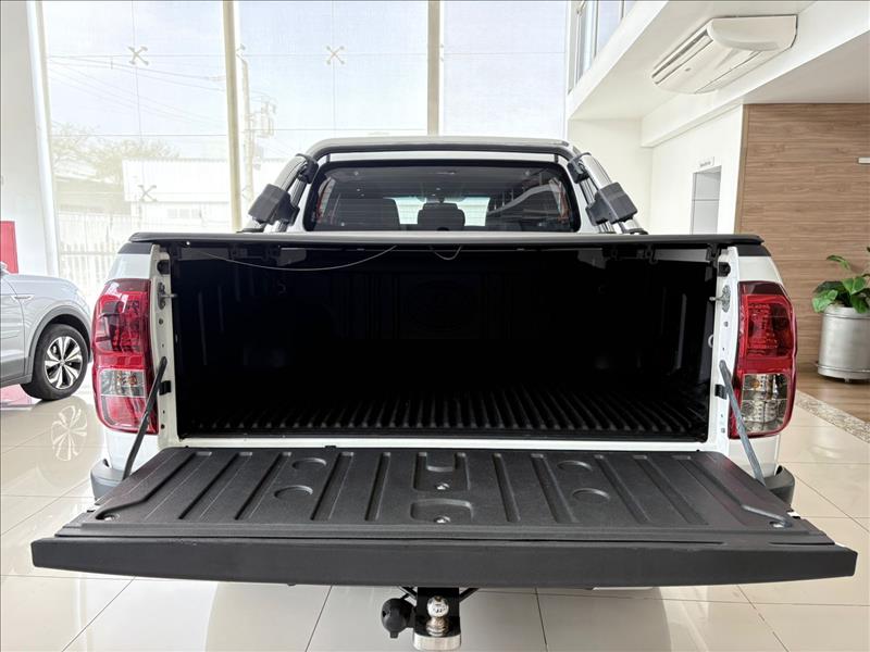  HILUX  2.8 D-4d Turbo CD SRV 4X4 14