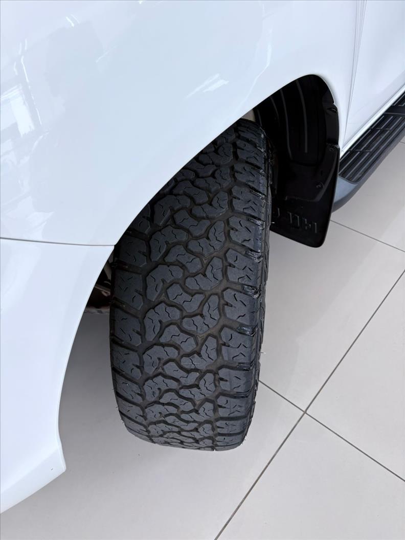  HILUX  2.8 D-4d Turbo CD SRV 4X4 15