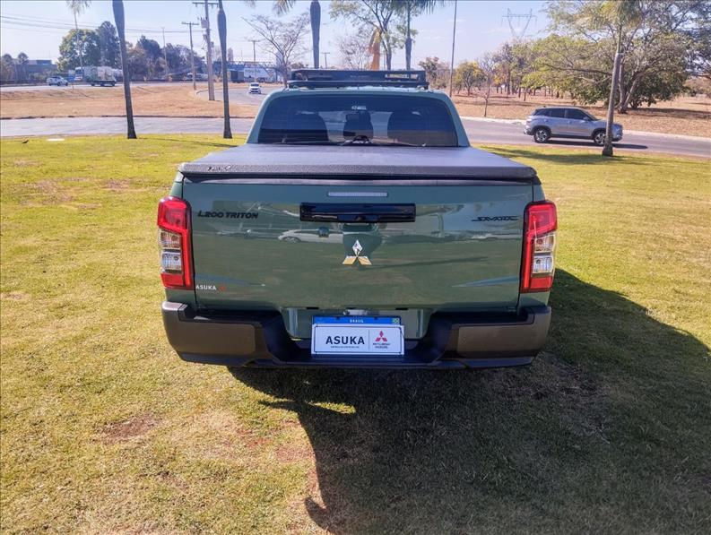 L200 TRITON 2.4 16V Turbo Sport Savana CD 4X4 L200 TRITON 2.4 16V Turbo Sport Savana CD 4X4