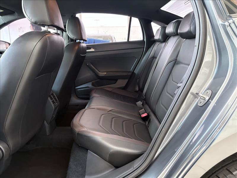  VIRTUS  1.0 200 TSI Highline 9
