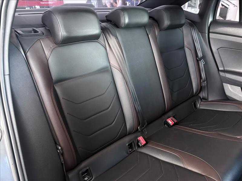  VIRTUS  1.0 200 TSI Highline 7