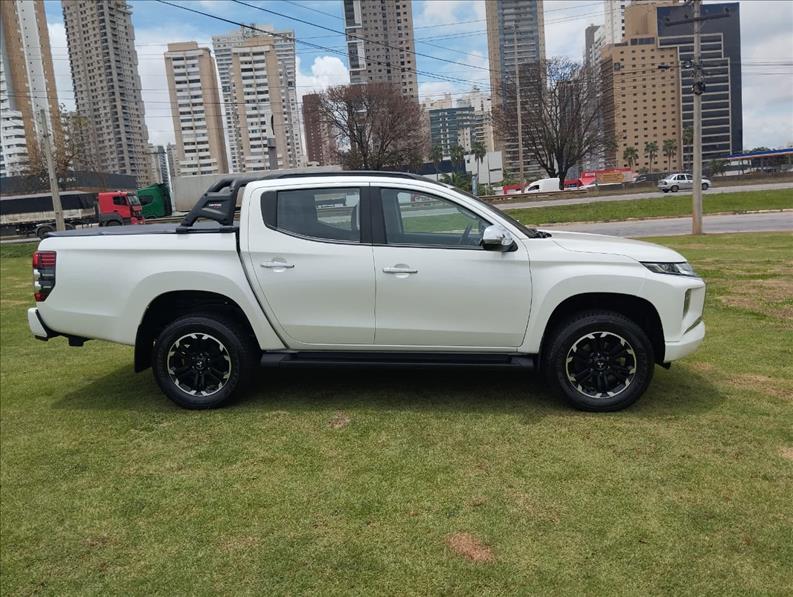  L200 TRITON  2.4 16V Turbo Sport HPE CD 4X4 1