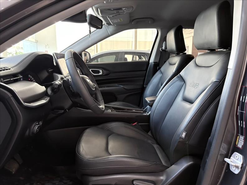  COMPASS  1.3 T270 Turbo Longitude 8