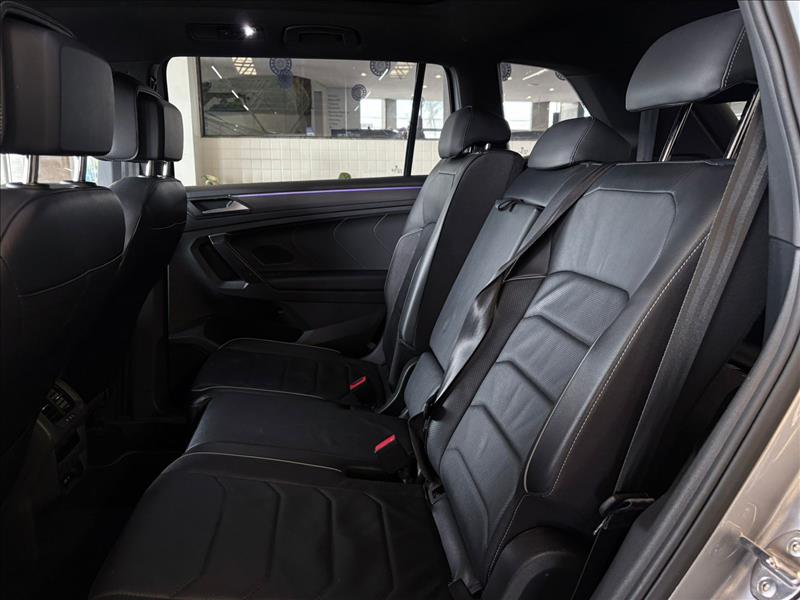  TIGUAN  2.0 300 TSI Allspace R-line 9
