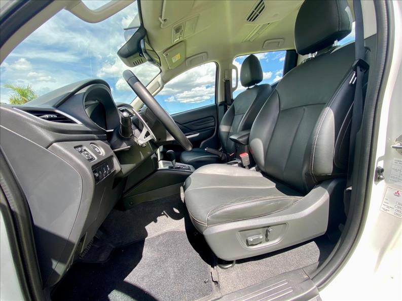  L200 TRITON  2.4 16V Turbo Sport Hpe-s CD 4X4 7