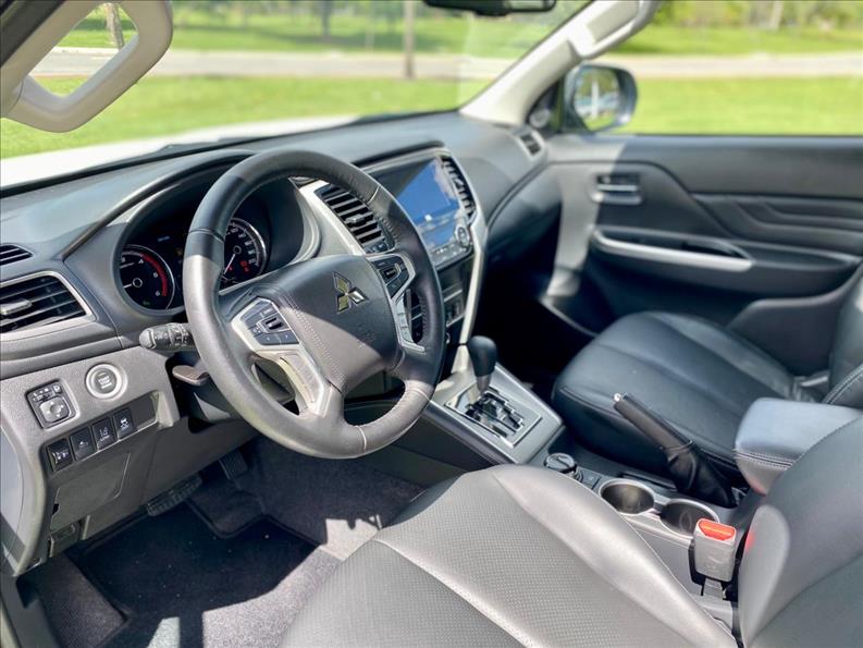  L200 TRITON  2.4 16V Turbo Sport Hpe-s CD 4X4 10