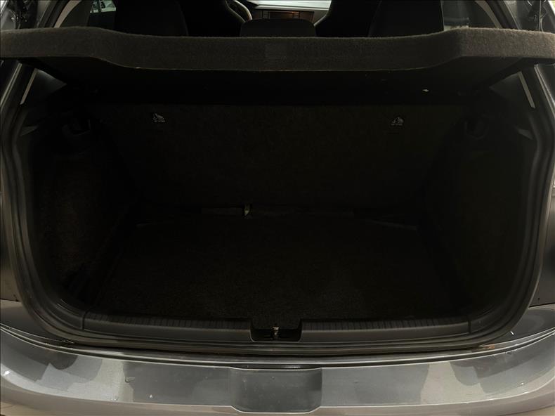 POLO 1.0 MPI Track POLO 1.0 MPI Track
