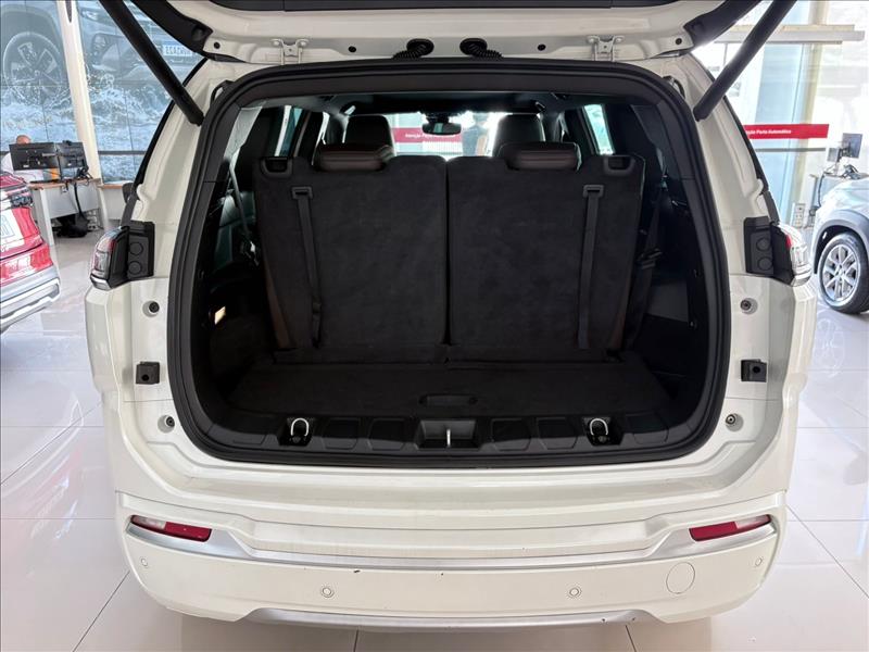  COMMANDER  1.3 T270 Turbo Overland 16