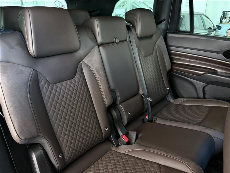  COMMANDER  1.3 T270 Turbo Overland 7