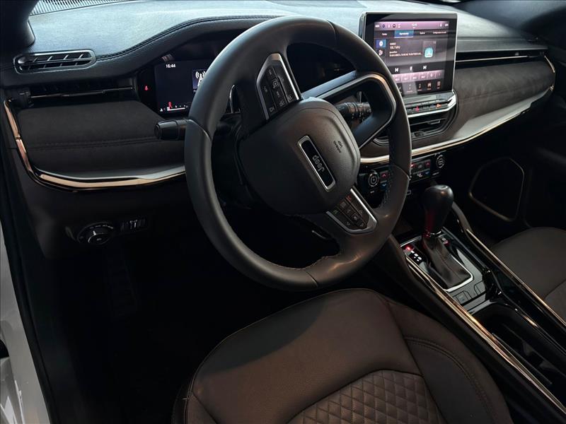  COMMANDER  1.3 T270 Turbo Overland 13