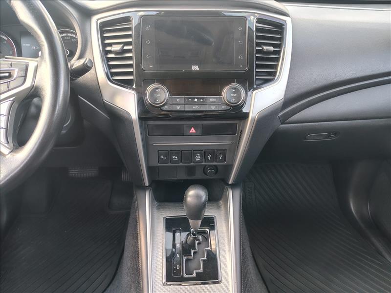  L200 TRITON  2.4 16V Turbo Sport Hpe-s CD 4X4 10