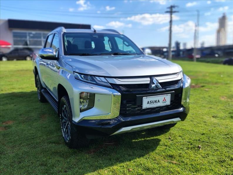  L200 TRITON  2.4 16V Turbo Sport Hpe-s CD 4X4 0
