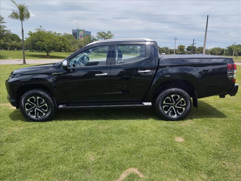 L200 TRITON  2.4 16V Turbo Sport Hpe-s CD 4X4 3