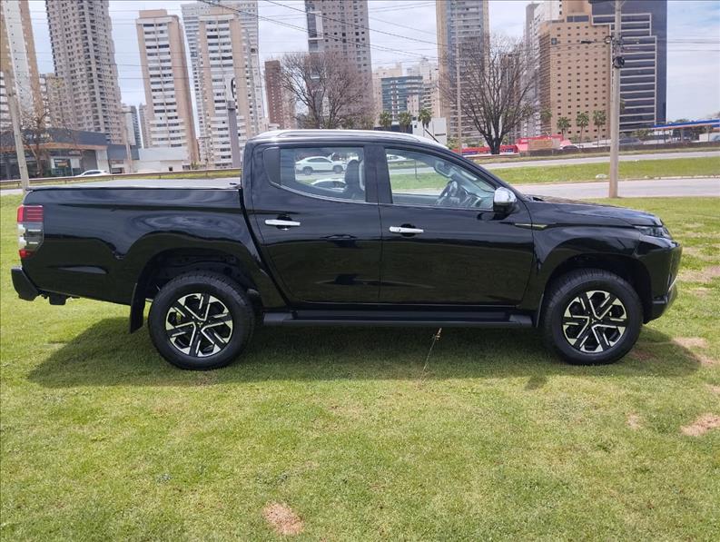  L200 TRITON  2.4 16V Turbo Sport Hpe-s CD 4X4 1