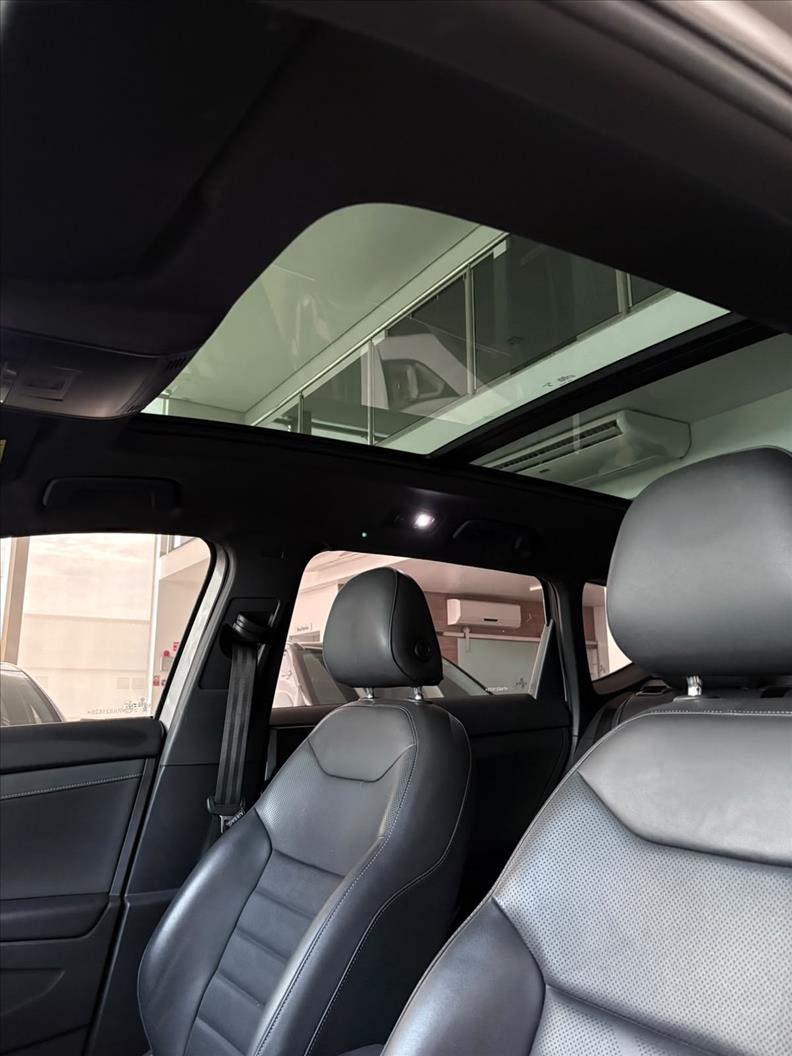  TAOS  1.4 250 TSI Highline 10