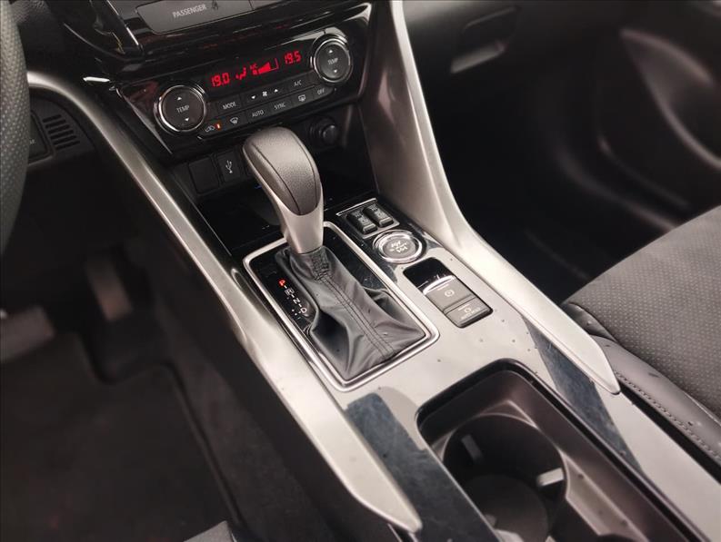  ECLIPSE CROSS  1.5 Mivec Turbo Hpe-s Black S-awc 12