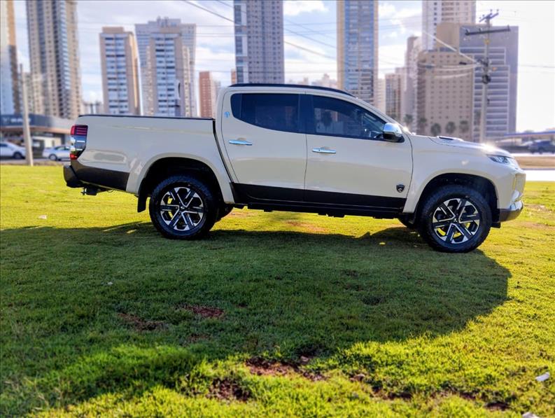  L200 TRITON  2.4 16V Turbo Sport Hpe-s Terra CD 4X4 1