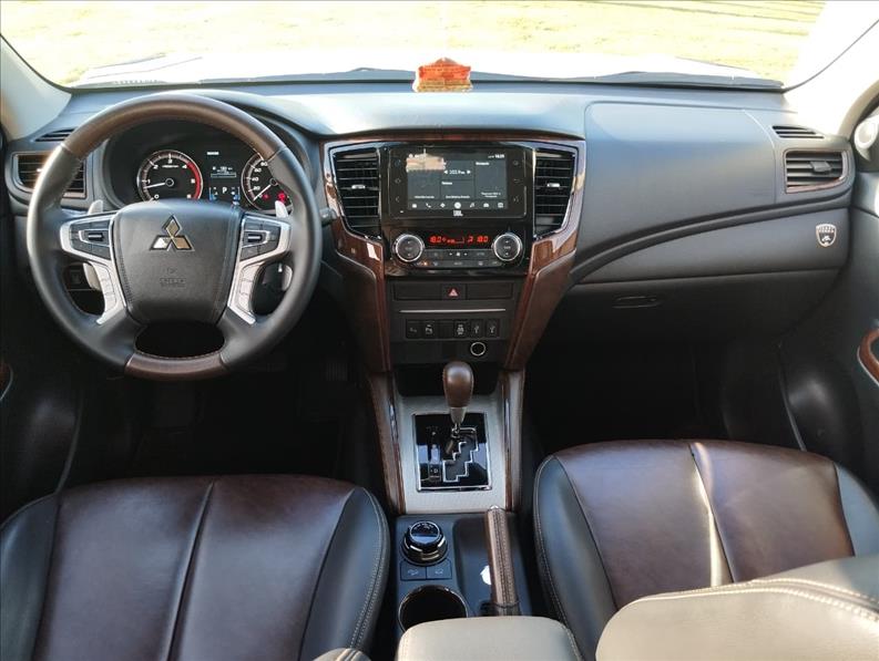  L200 TRITON  2.4 16V Turbo Sport Hpe-s Terra CD 4X4 10