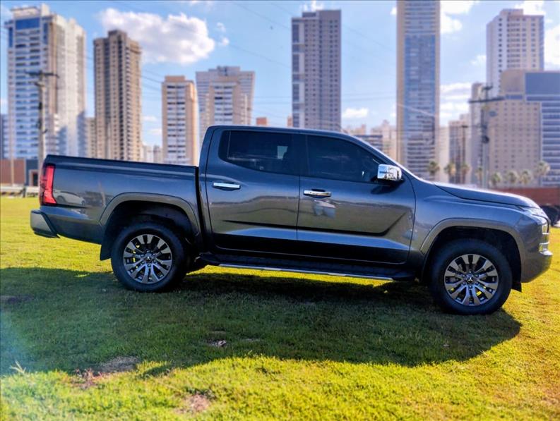  TRITON  2.4 Biturbo CD Hpe-s 4X4 1