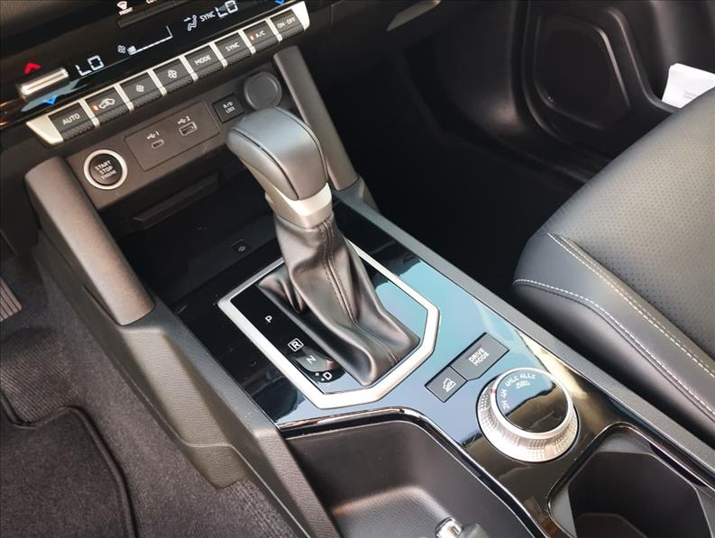  TRITON  2.4 Biturbo CD Hpe-s 4X4 11