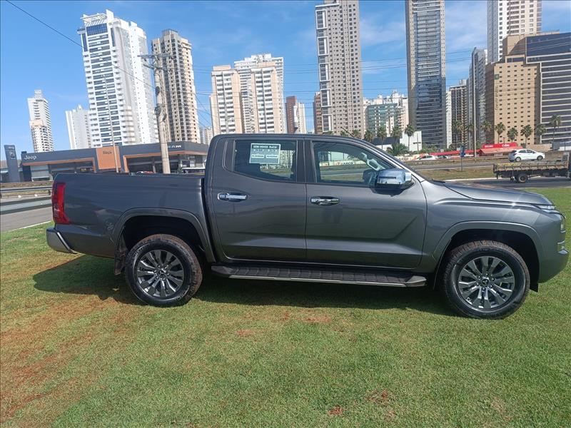  TRITON  2.4 Biturbo CD Hpe-s 4X4 1