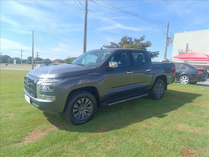  TRITON  2.4 Biturbo CD Hpe-s 4X4 2