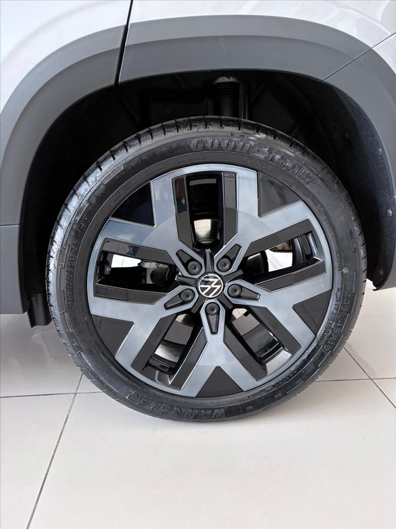  TAOS  1.4 250 TSI Highline 18
