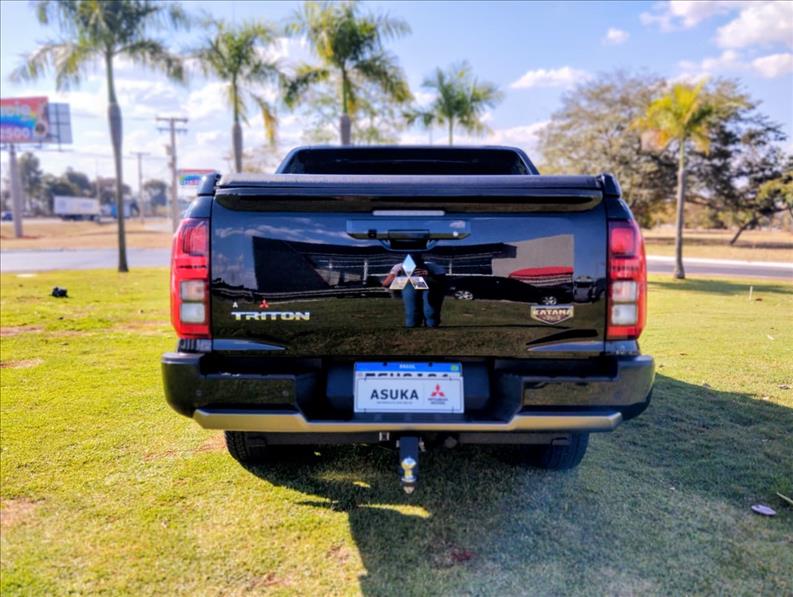  TRITON  2.4 Biturbo CD Katana 4X4 13