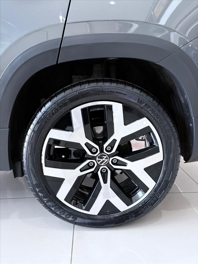  TAOS  1.4 250 TSI Highline 18