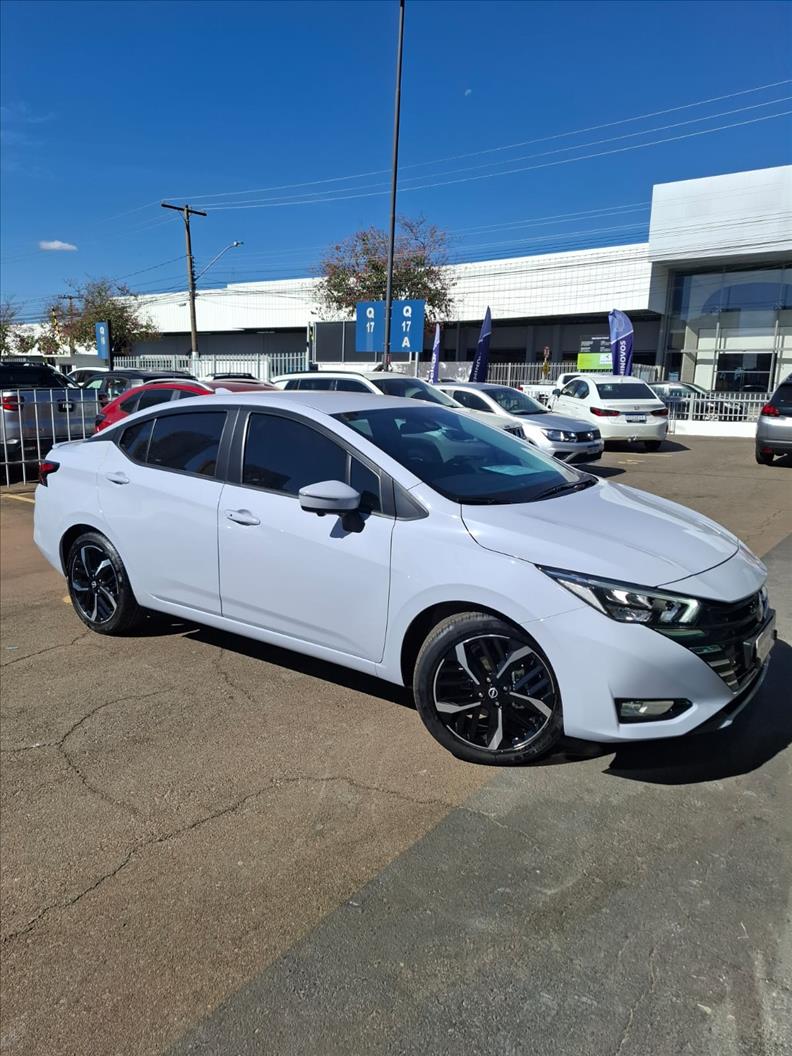 VERSA 1.6 16V Exclusive VERSA 1.6 16V Exclusive