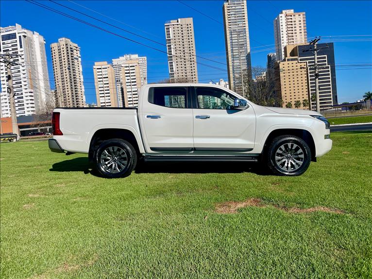  TRITON  2.4 Biturbo CD HPE 4X4 1
