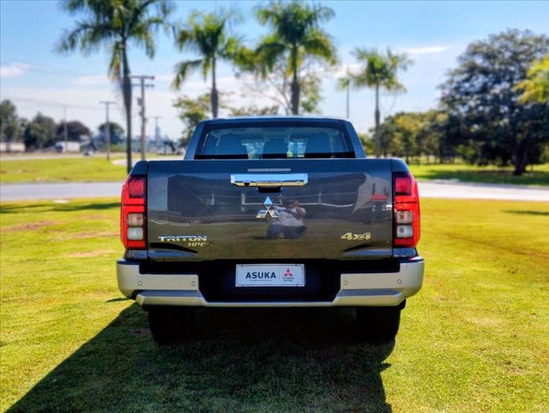  TRITON  2.4 Biturbo CD Hpe-s 4X4 2