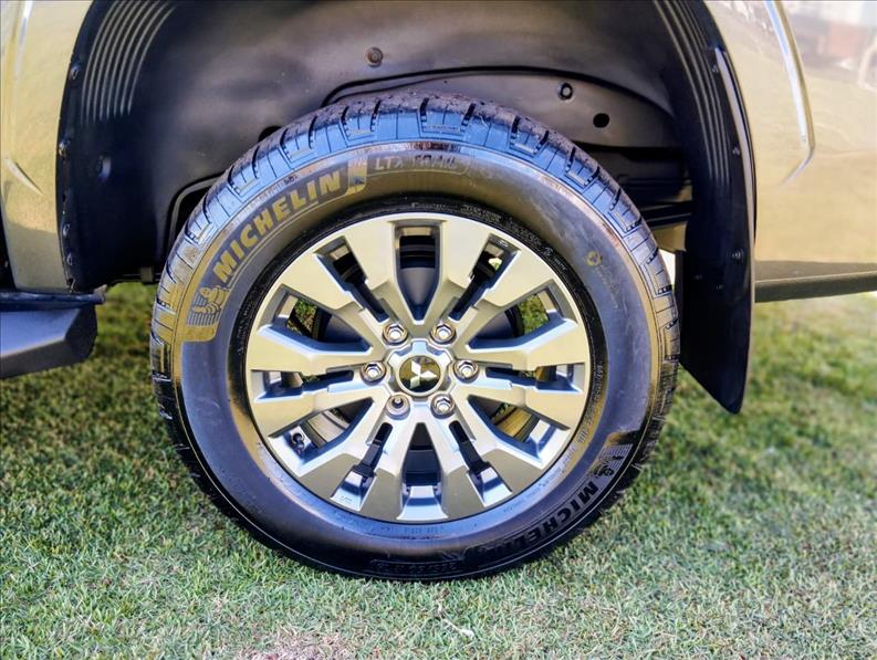  TRITON  2.4 Biturbo CD Hpe-s 4X4 15
