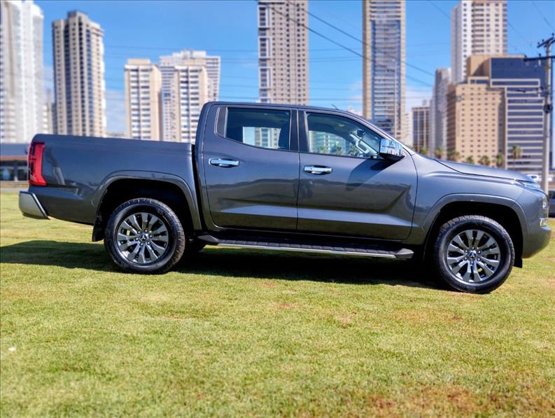  TRITON  2.4 Biturbo CD Hpe-s 4X4 1