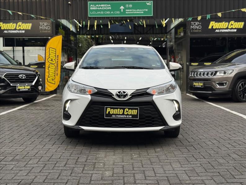 Toyota YARIS 2024