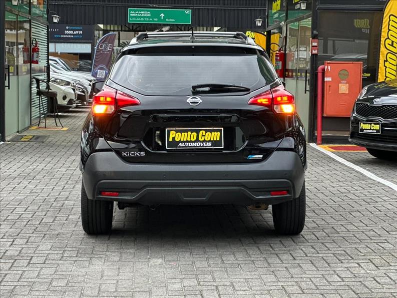 Nissan KICKS 2018