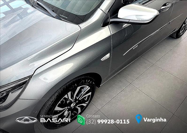 GM - Chevrolet-ONIX-1.0 Turbo Plus Premier