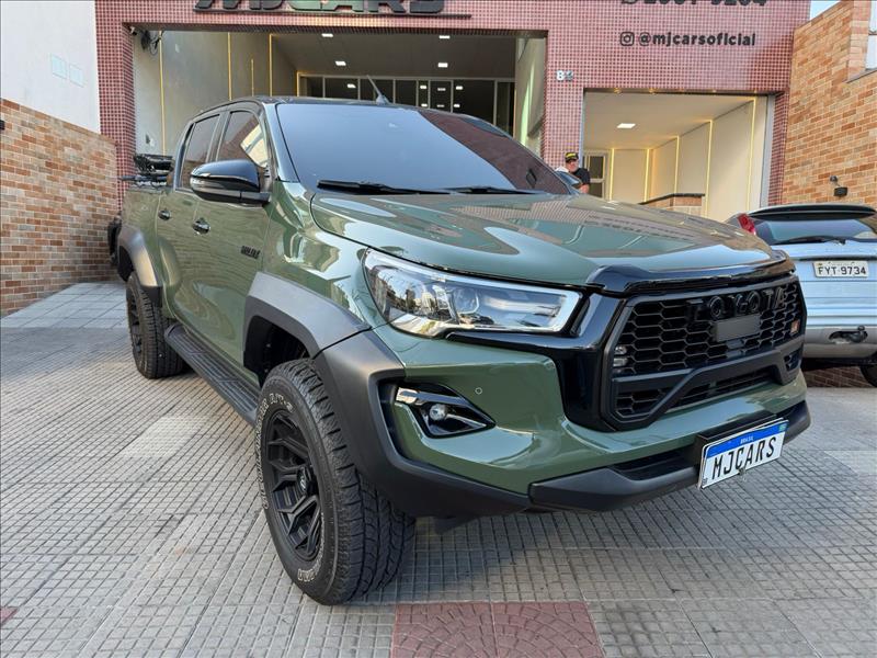 TOYOTA HILUX 2.8 D-4d Turbo CD SRX 4X4 | MJCars