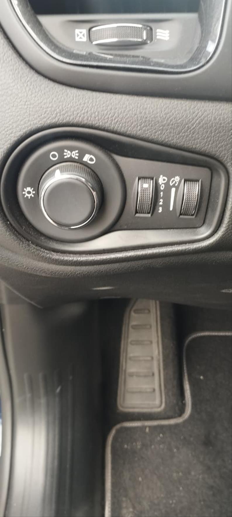  RENEGADE 