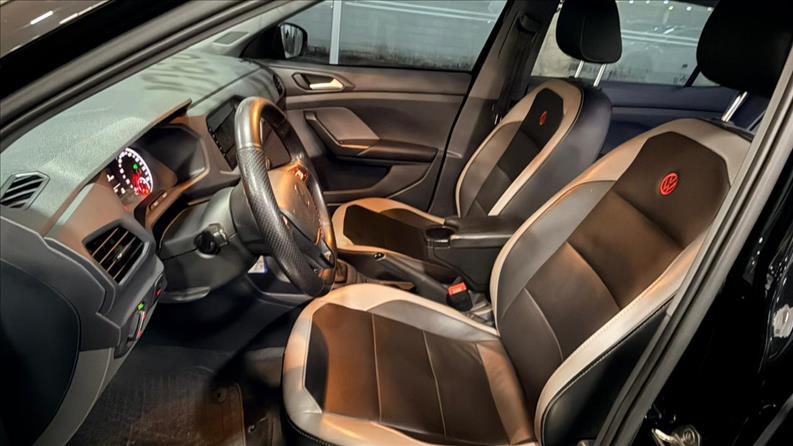  T-CROSS 
