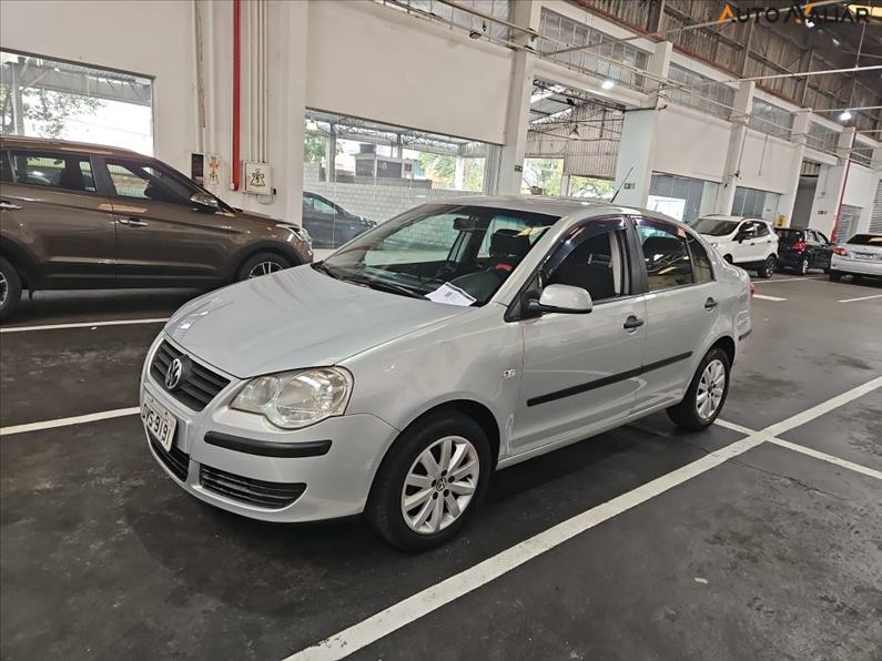  POLO SEDAN 